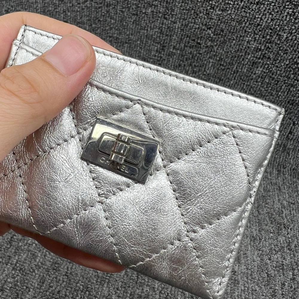 100% Authentic CHANEL Leather Wallet - Picture 11 of 13